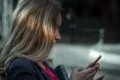 Scrivere a un ex: cosa significa davvero e quando farlo